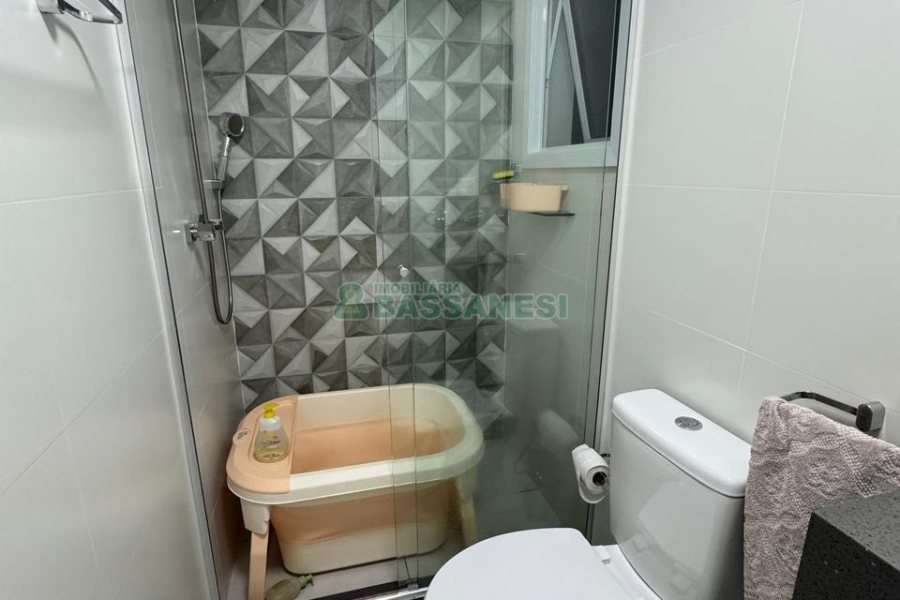 Apartamento com 91m², 3 dormitórios, 2 vagas, no bairro Panazzolo em Caxias do Sul para Comprar