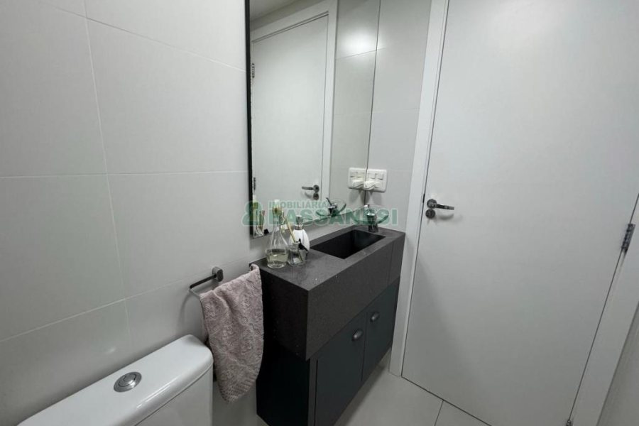 Apartamento com 91m², 3 dormitórios, 2 vagas, no bairro Panazzolo em Caxias do Sul para Comprar