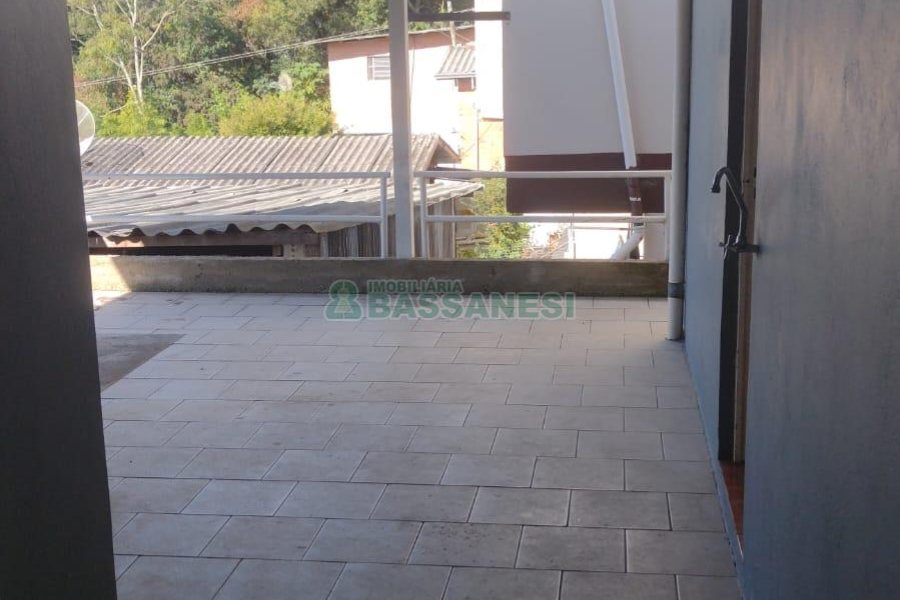 Casa com 323m², 5 dormitórios, 3 vagas, no bairro Marechal Floriano em Caxias do Sul para Comprar