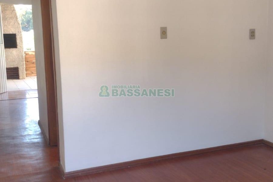 Casa com 323m², 5 dormitórios, 3 vagas, no bairro Marechal Floriano em Caxias do Sul para Comprar
