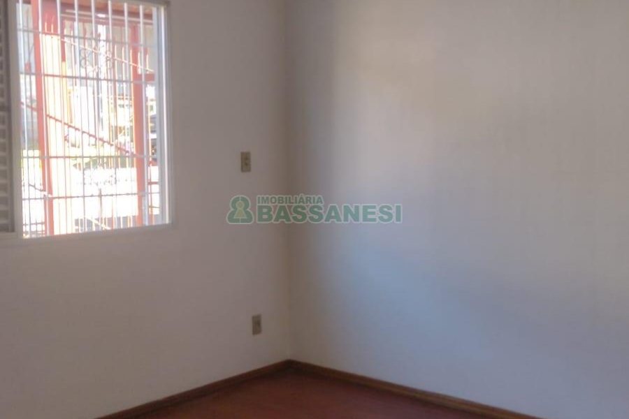Casa com 323m², 5 dormitórios, 3 vagas, no bairro Marechal Floriano em Caxias do Sul para Comprar