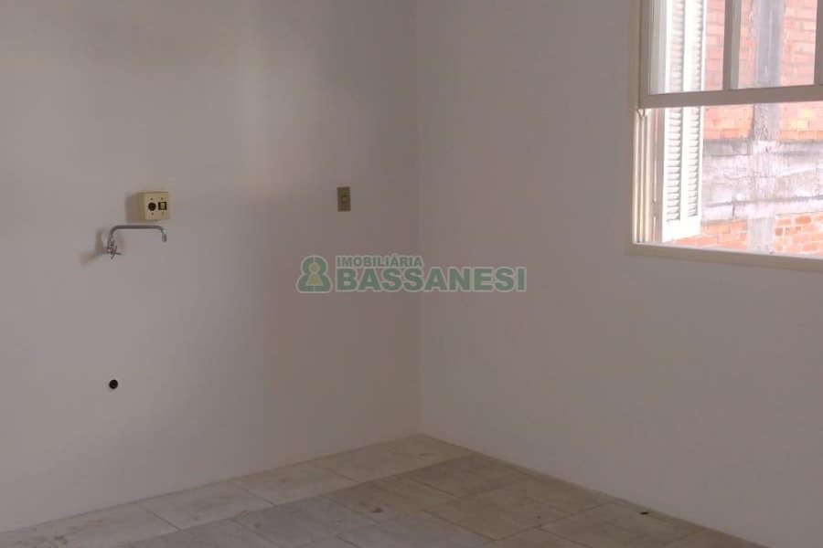 Casa com 323m², 5 dormitórios, 3 vagas, no bairro Marechal Floriano em Caxias do Sul para Comprar