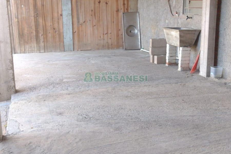 Casa com 323m², 5 dormitórios, 3 vagas, no bairro Marechal Floriano em Caxias do Sul para Comprar