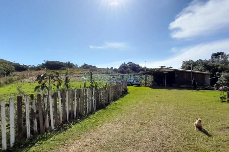 Terreno com 100m², no bairro Criúva em Caxias do Sul para Comprar