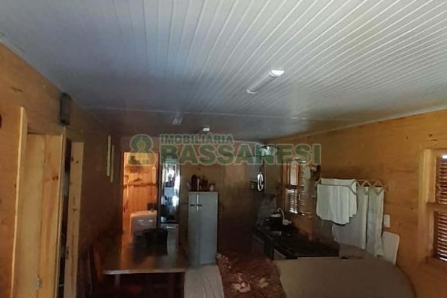 Terreno com 100m², no bairro Criúva em Caxias do Sul para Comprar