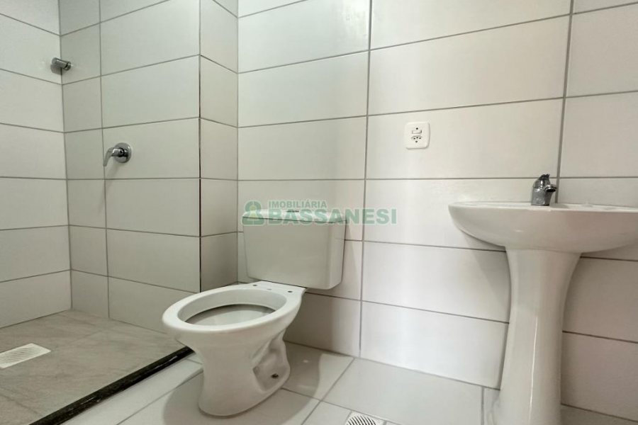 Apartamento com 54m², 2 dormitórios, 1 vaga, no bairro Morada dos Alpes em Caxias do Sul para Alugar