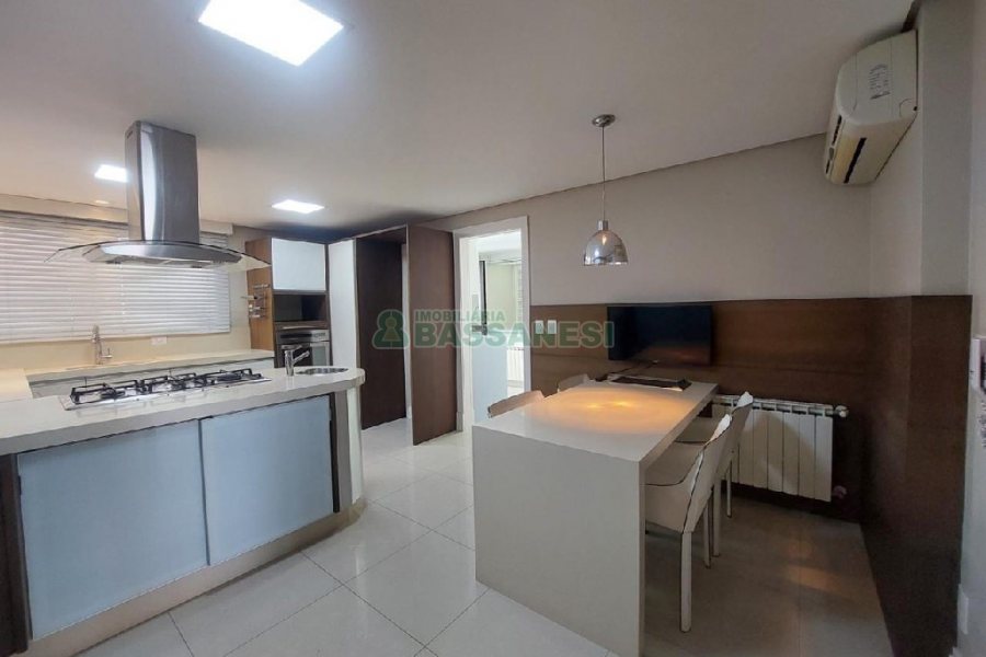 Apto Mobiliado com 340m², 3 dormitórios, 5 vagas, no bairro Exposição em Caxias do Sul para Alugar ou Comprar