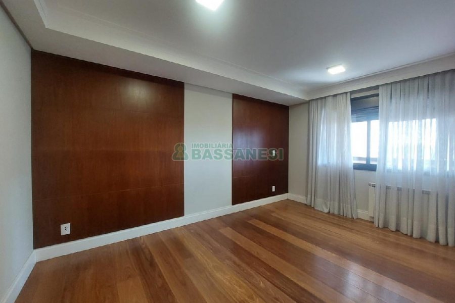 Apto Mobiliado com 340m², 3 dormitórios, 5 vagas, no bairro Exposição em Caxias do Sul para Alugar ou Comprar