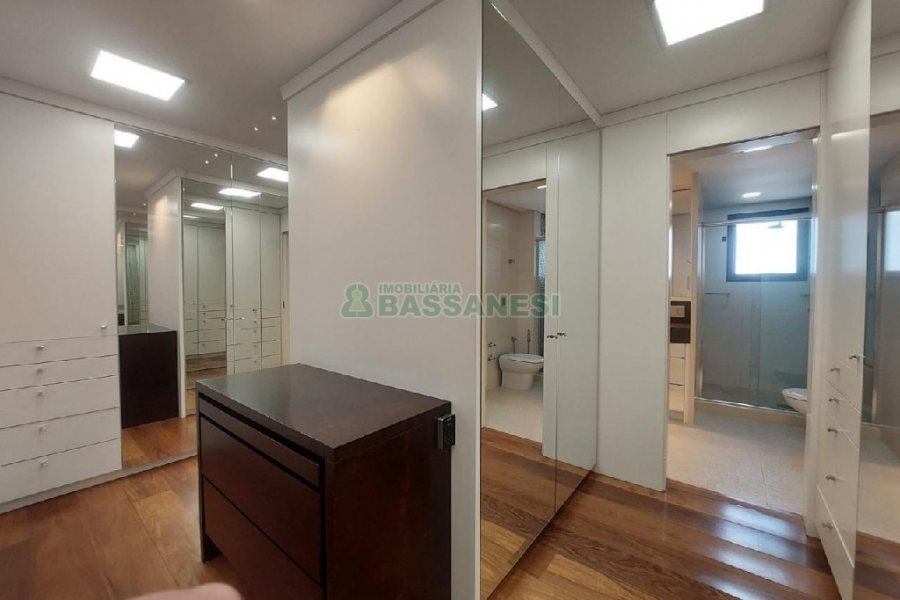 Apto Mobiliado com 340m², 3 dormitórios, 5 vagas, no bairro Exposição em Caxias do Sul para Alugar ou Comprar