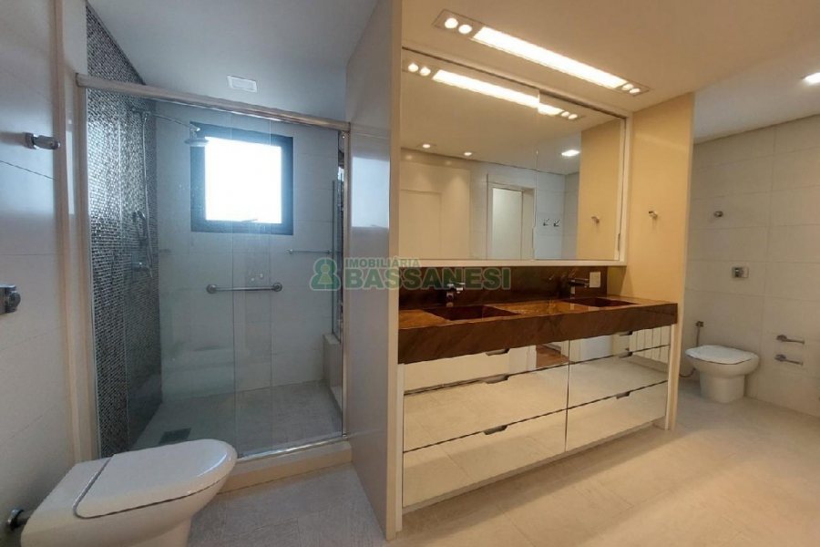 Apto Mobiliado com 340m², 3 dormitórios, 5 vagas, no bairro Exposição em Caxias do Sul para Alugar ou Comprar