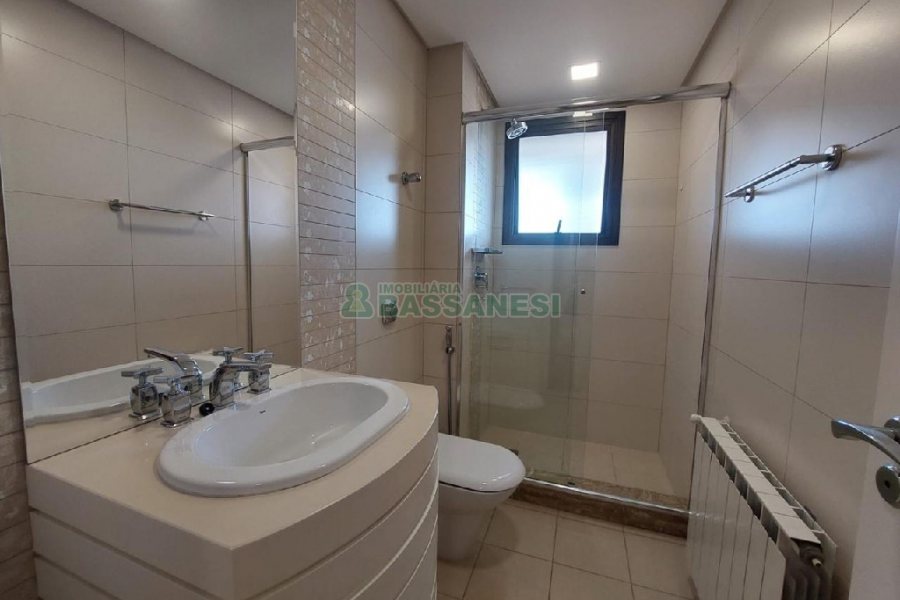 Apto Mobiliado com 340m², 3 dormitórios, 5 vagas, no bairro Exposição em Caxias do Sul para Alugar ou Comprar