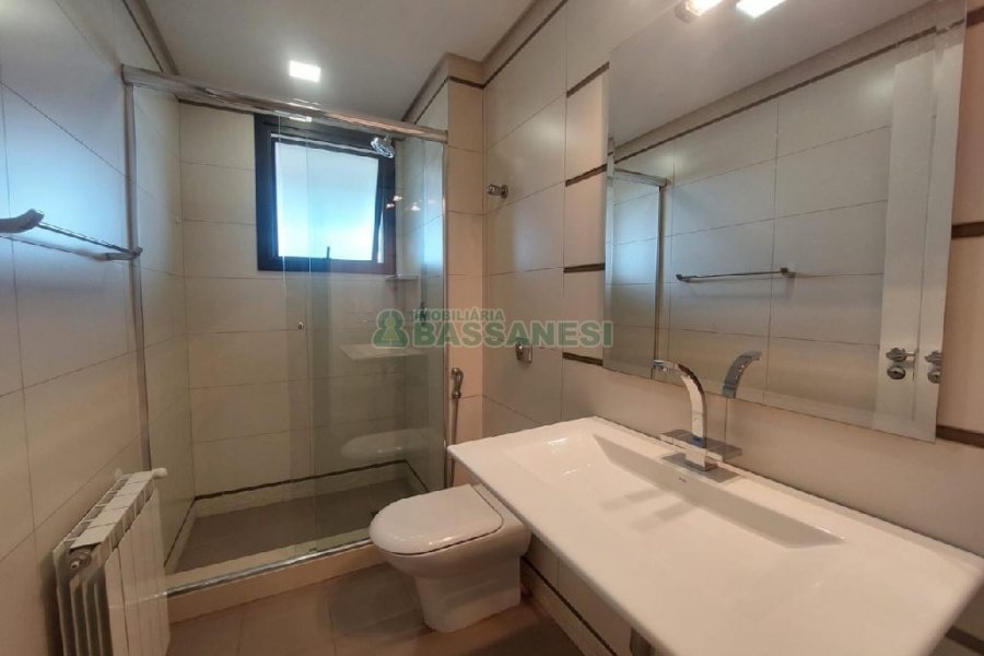 Apto Mobiliado com 340m², 3 dormitórios, 5 vagas, no bairro Exposição em Caxias do Sul para Alugar ou Comprar