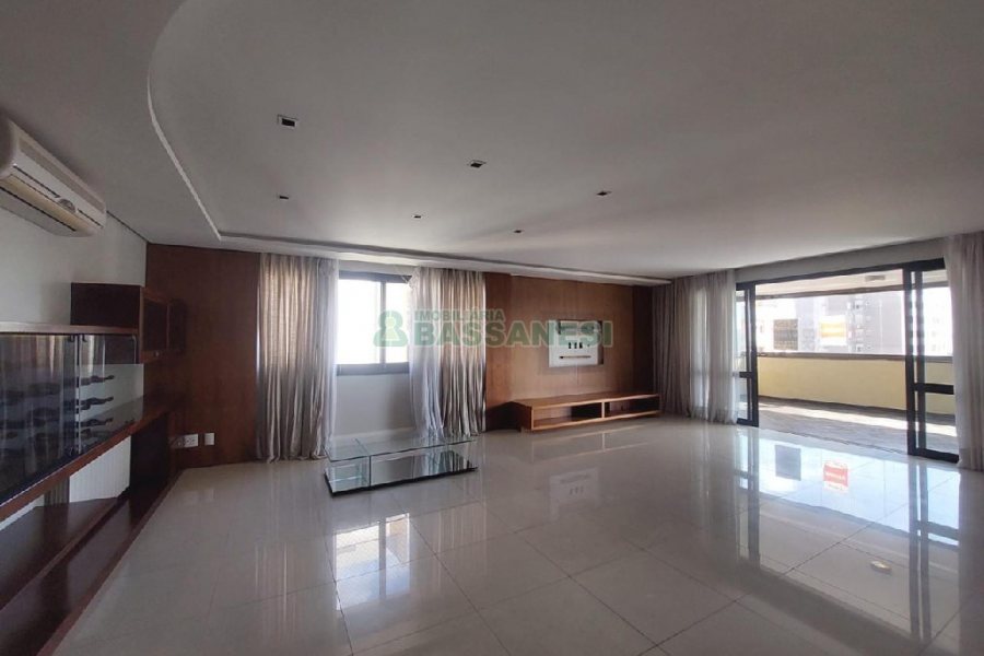 Apto Mobiliado com 340m², 3 dormitórios, 5 vagas, no bairro Exposição em Caxias do Sul para Alugar ou Comprar