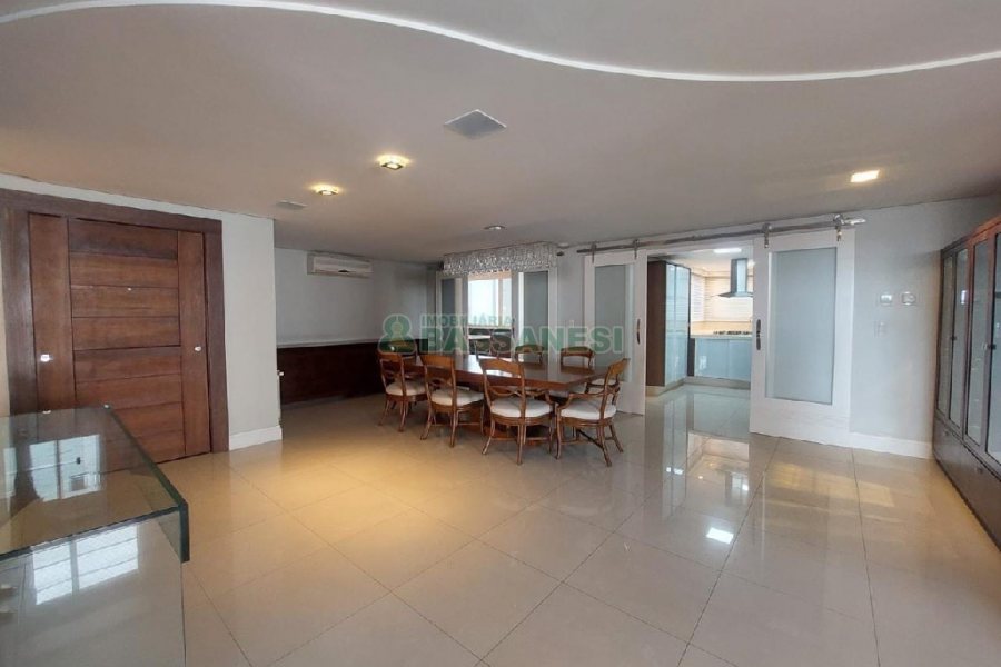 Apto Mobiliado com 340m², 3 dormitórios, 5 vagas, no bairro Exposição em Caxias do Sul para Alugar ou Comprar