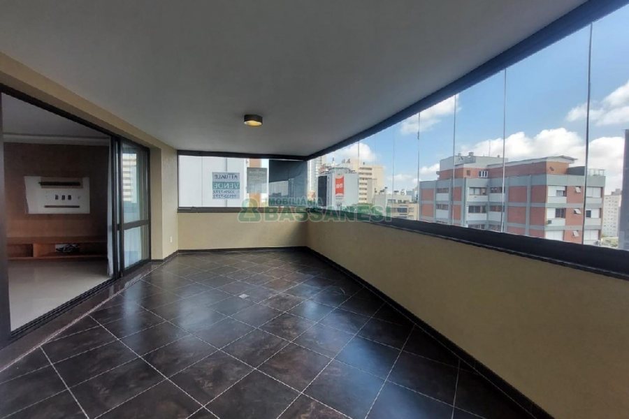 Apto Mobiliado com 340m², 3 dormitórios, 5 vagas, no bairro Exposição em Caxias do Sul para Alugar ou Comprar