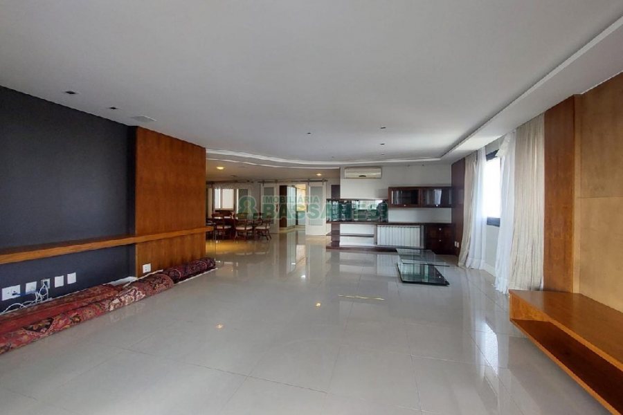 Apto Mobiliado com 340m², 3 dormitórios, 5 vagas, no bairro Exposição em Caxias do Sul para Alugar ou Comprar