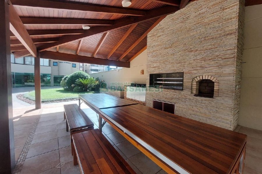 Apto Mobiliado com 340m², 3 dormitórios, 5 vagas, no bairro Exposição em Caxias do Sul para Alugar ou Comprar