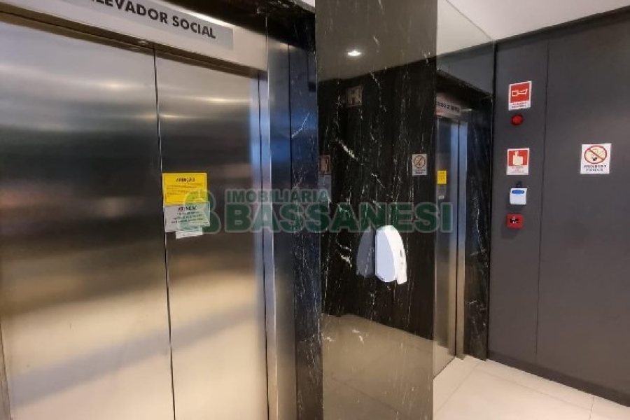 Sala com 49m², 1 vaga, no bairro Panazzolo em Caxias do Sul para Comprar