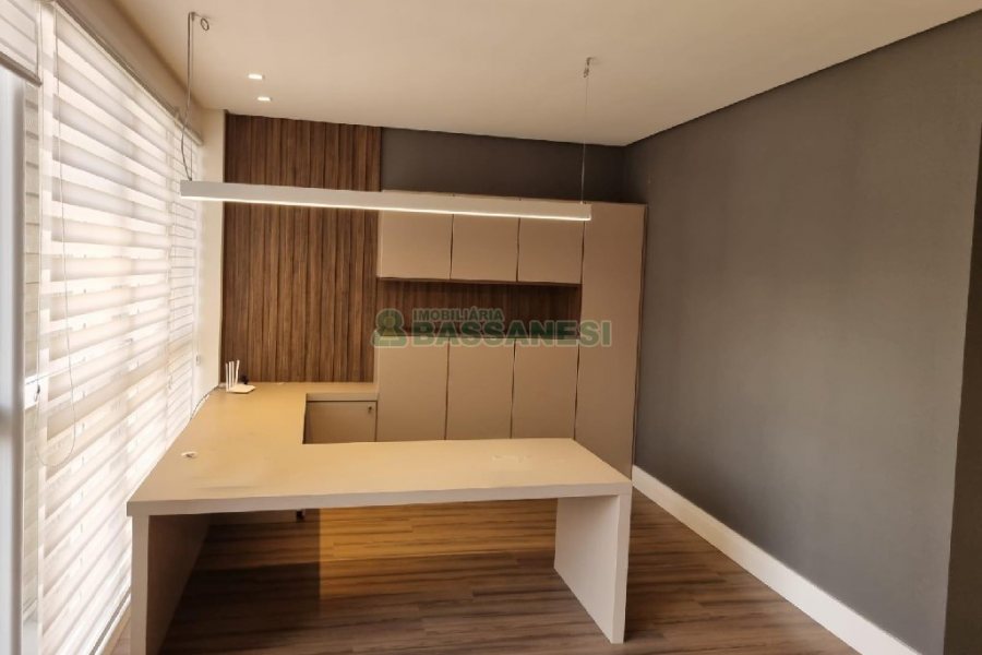 Sala com 49m², 1 vaga, no bairro Panazzolo em Caxias do Sul para Comprar