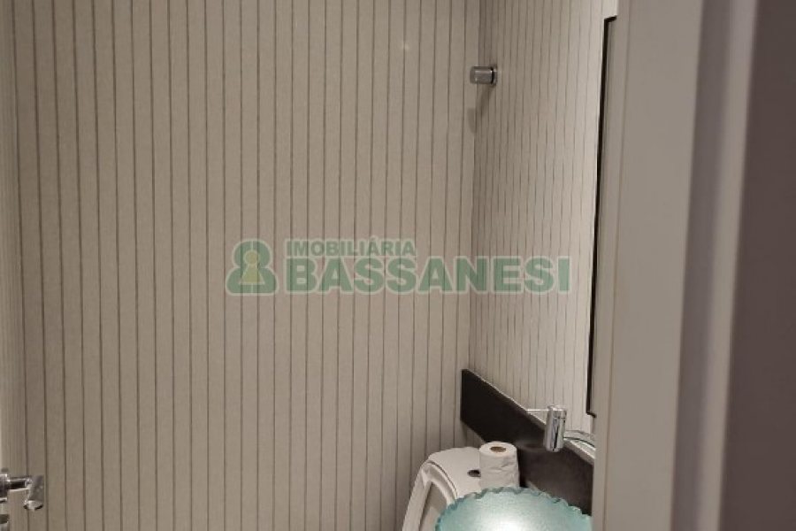 Sala com 49m², 1 vaga, no bairro Panazzolo em Caxias do Sul para Comprar