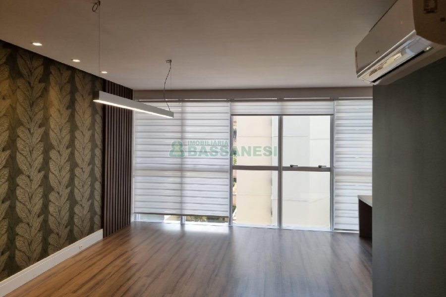 Sala com 49m², 1 vaga, no bairro Panazzolo em Caxias do Sul para Comprar