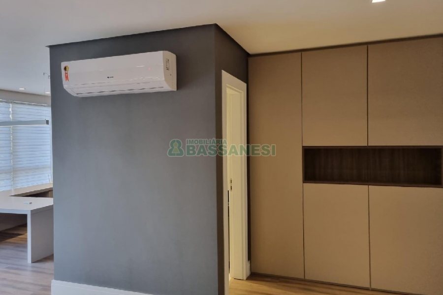 Sala com 49m², 1 vaga, no bairro Panazzolo em Caxias do Sul para Comprar