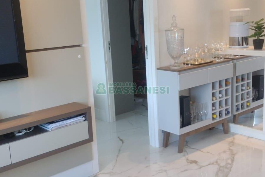 Casa com 180m², 5 dormitórios, no bairro Rio Branco em Caxias do Sul para Comprar