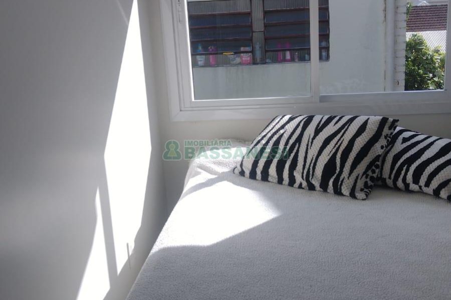 Casa com 180m², 5 dormitórios, no bairro Rio Branco em Caxias do Sul para Comprar