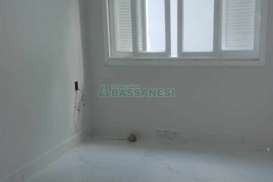 Casa com 180m², 5 dormitórios, no bairro Rio Branco em Caxias do Sul para Comprar