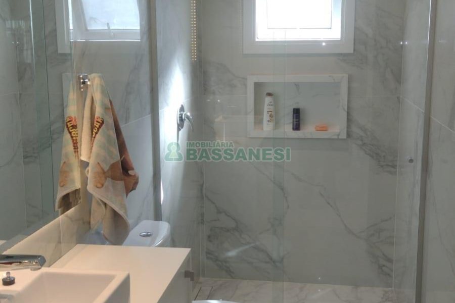 Casa com 180m², 5 dormitórios, no bairro Rio Branco em Caxias do Sul para Comprar