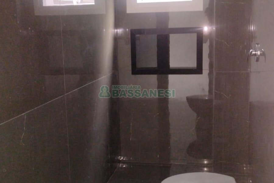 Casa com 180m², 5 dormitórios, no bairro Rio Branco em Caxias do Sul para Comprar