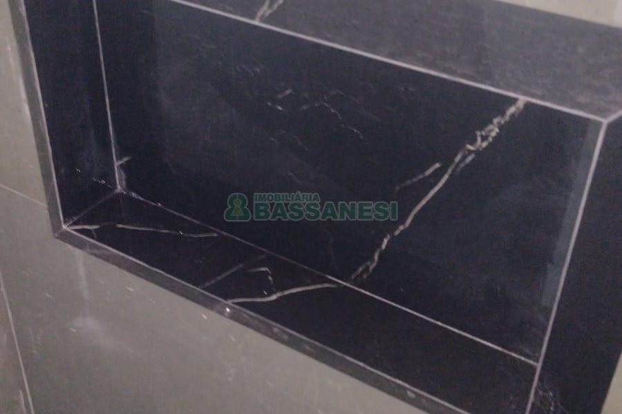 Casa com 180m², 5 dormitórios, no bairro Rio Branco em Caxias do Sul para Comprar