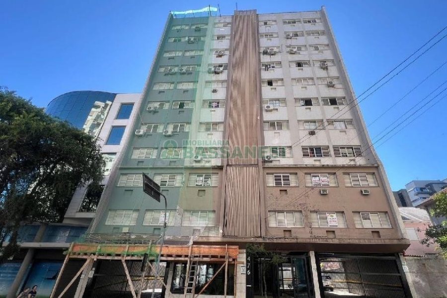 Sala com 386m², no bairro Centro em Caxias do Sul para Alugar ou Comprar