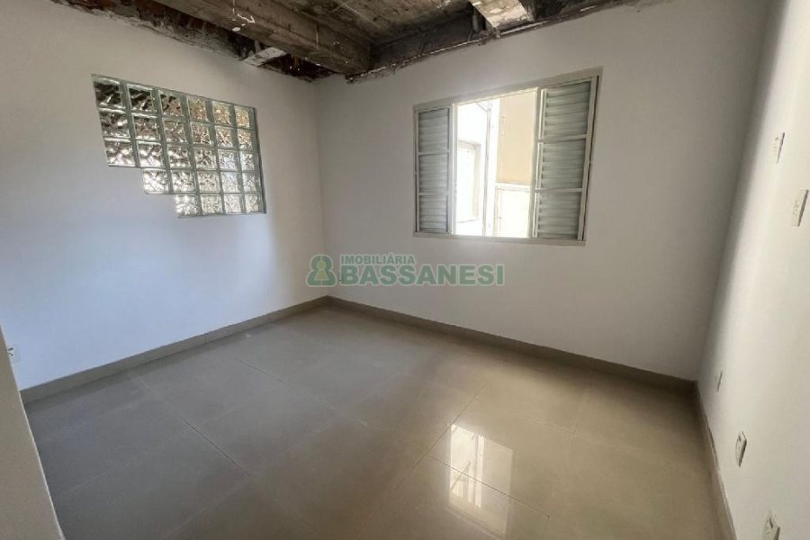 Sala com 386m², no bairro Centro em Caxias do Sul para Alugar ou Comprar