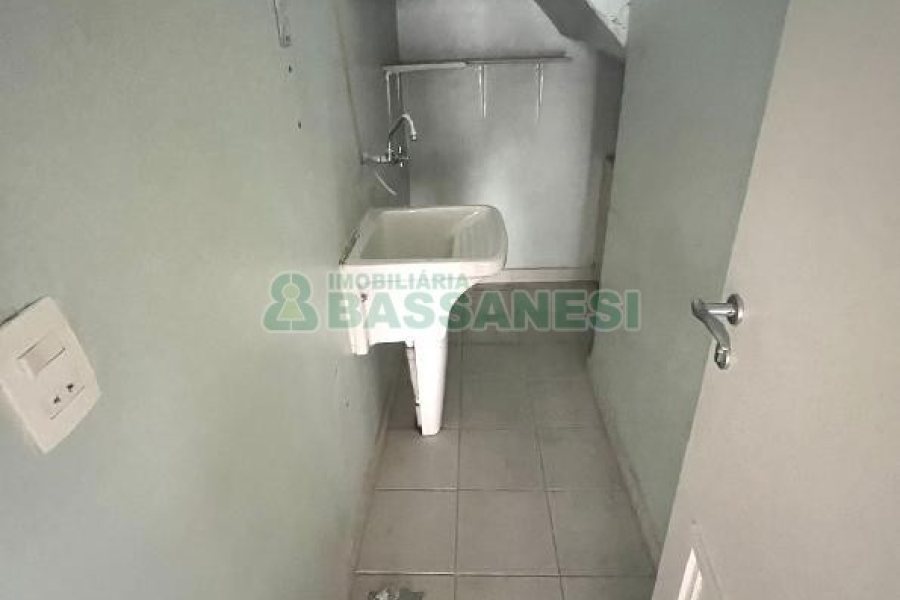 Sala com 386m², no bairro Centro em Caxias do Sul para Alugar ou Comprar