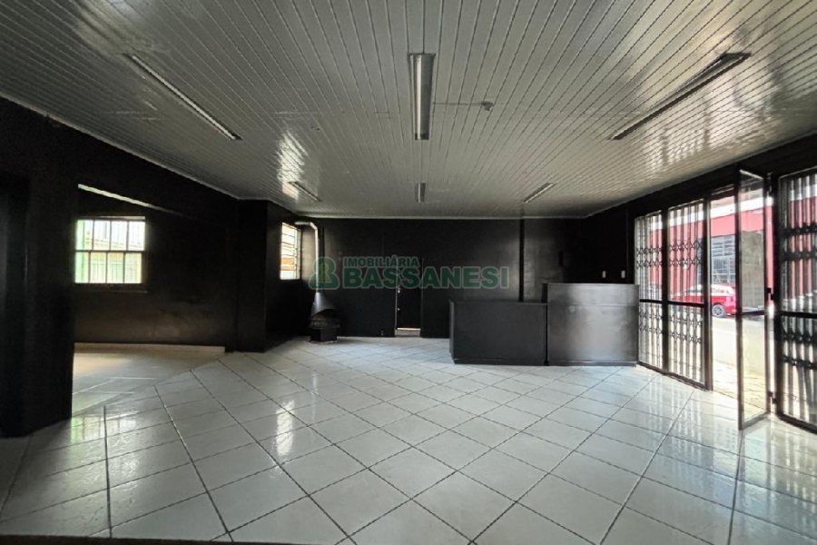 Loja com 150m², no bairro Lourdes em Caxias do Sul para Alugar