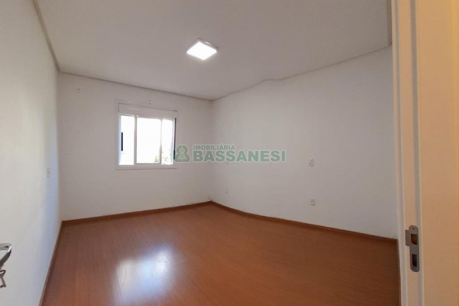 Apartamento com 54m², 2 dormitórios, 1 vaga, no bairro Vinhedos em Caxias do Sul para Comprar