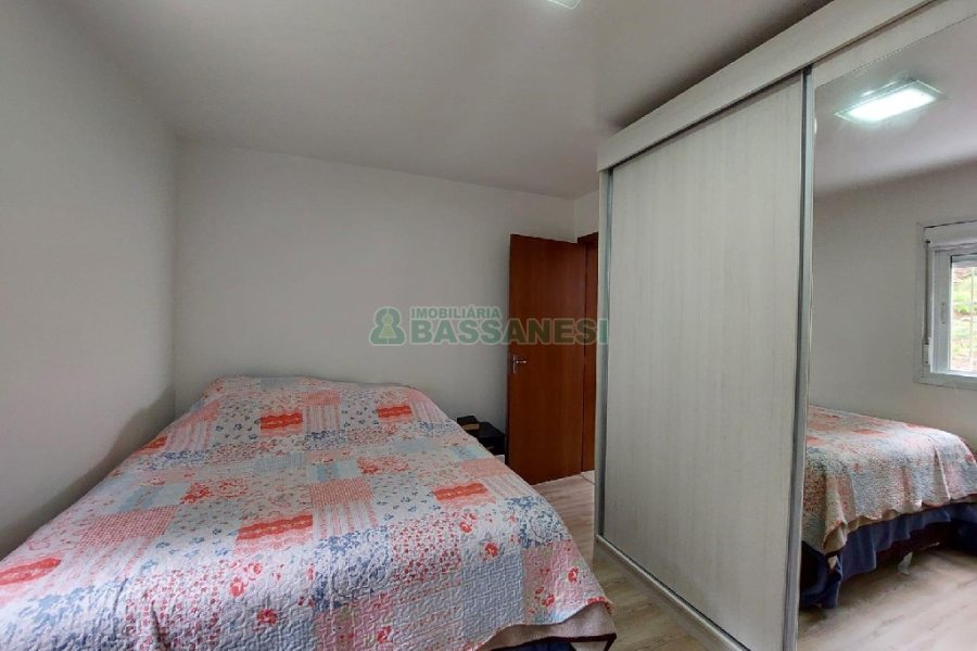 Casa com 69m², 2 dormitórios, 1 vaga, no bairro Reolon em Caxias do Sul para Comprar