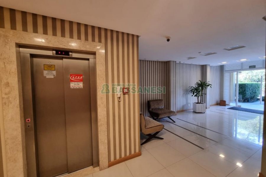 Apartamento com 74m², 2 dormitórios, 2 vagas, no bairro Madureira em Caxias do Sul para Comprar