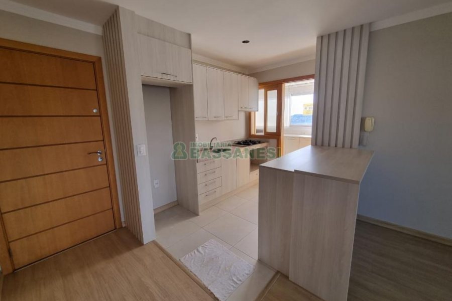 Apartamento com 74m², 2 dormitórios, 2 vagas, no bairro Madureira em Caxias do Sul para Comprar