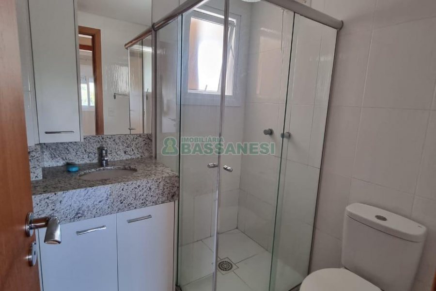 Apartamento com 74m², 2 dormitórios, 2 vagas, no bairro Madureira em Caxias do Sul para Comprar