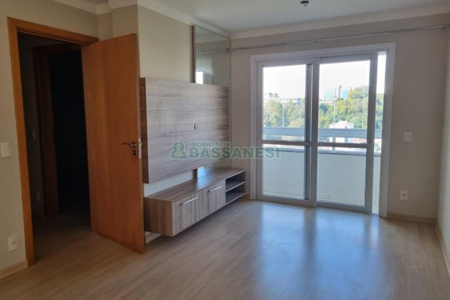 Apartamento com 74m², 2 dormitórios, 2 vagas, no bairro Madureira em Caxias do Sul para Comprar