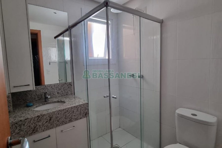 Apartamento com 74m², 2 dormitórios, 2 vagas, no bairro Madureira em Caxias do Sul para Comprar