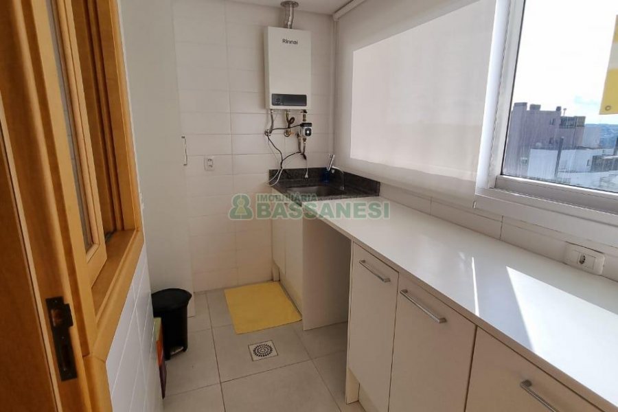 Apartamento com 74m², 2 dormitórios, 2 vagas, no bairro Madureira em Caxias do Sul para Comprar