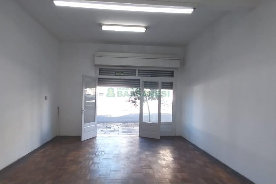 Loja com 35m², no bairro Lourdes em Caxias do Sul para Alugar