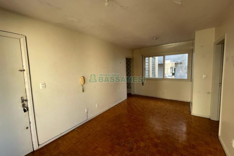Apartamento com 80m², 3 dormitórios, 2 vagas, no bairro São Pelegrino em Caxias do Sul para Comprar