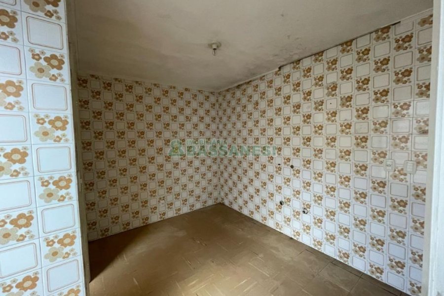 Apartamento com 80m², 3 dormitórios, 2 vagas, no bairro São Pelegrino em Caxias do Sul para Comprar