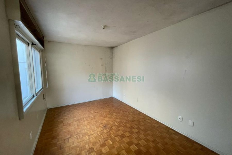 Apartamento com 80m², 3 dormitórios, 2 vagas, no bairro São Pelegrino em Caxias do Sul para Comprar