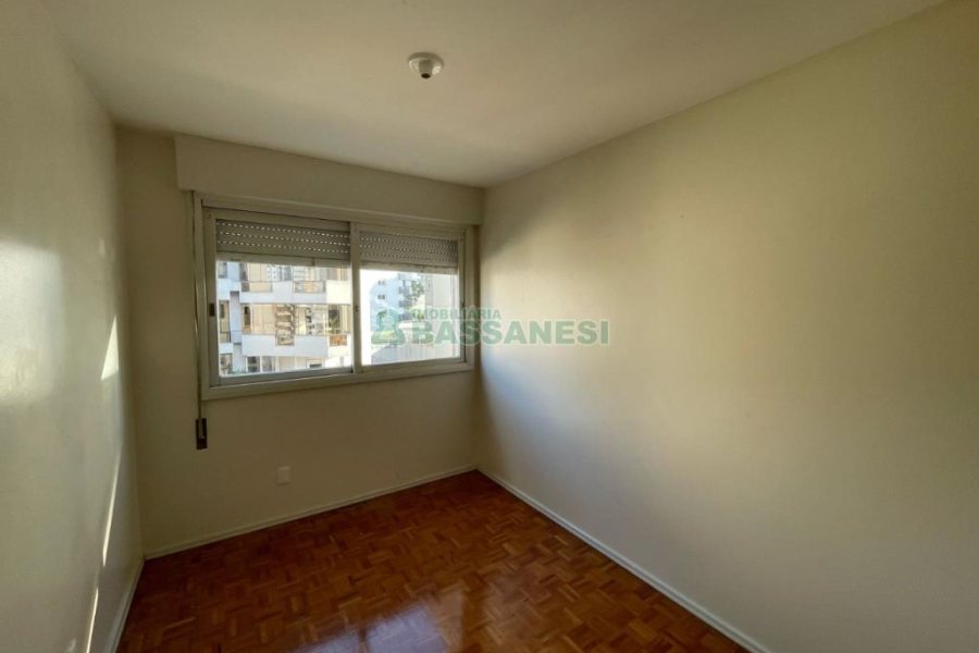 Apartamento com 80m², 3 dormitórios, 2 vagas, no bairro São Pelegrino em Caxias do Sul para Comprar