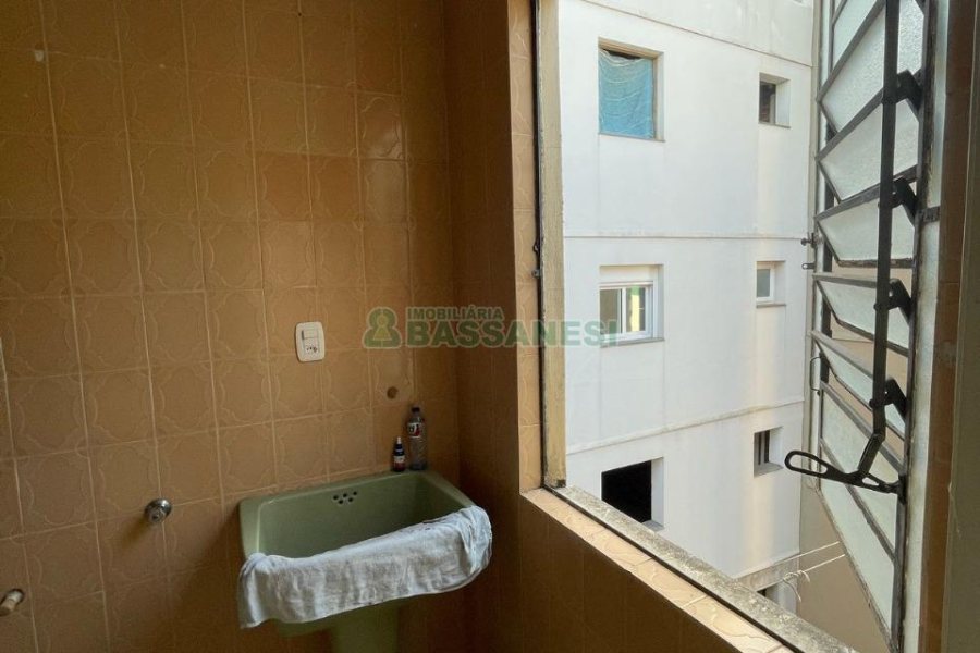 Apartamento com 80m², 3 dormitórios, 2 vagas, no bairro São Pelegrino em Caxias do Sul para Comprar